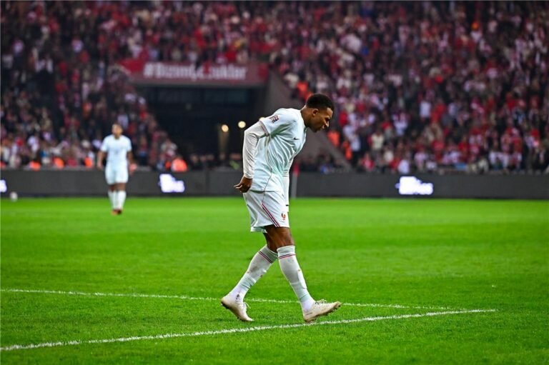 RASMI:- Xulka Faransiiska oo war rasmi ah ka soo saaray dhaawaca Mbappé