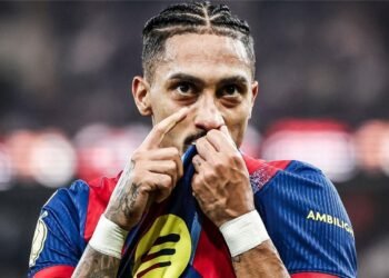 Raphinha: Barcelona taageero badan kama filayn, Flick-na maskaxdayda ayuu beddelay