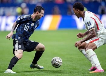 Rogers: Ronaldo wuxuu ahaa xiddiggii aan jeclaa, balse Messi ayaan la yaabay markii aan wajahnay