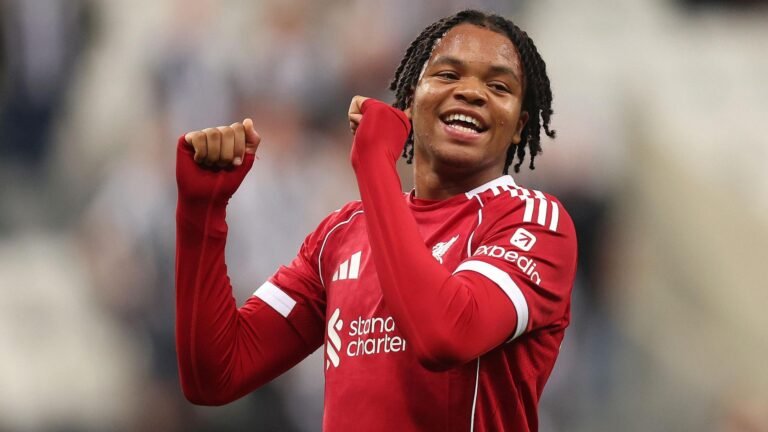 Rio Ngumoha oo soo bandhigay qorshe aan caadi aheyn oo Van dijk & Salah ….