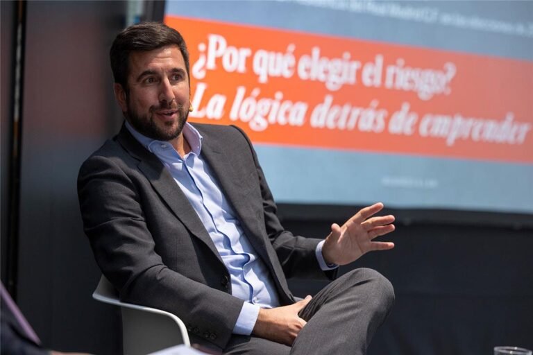 TOP NEWS :- Ma ahayn Klopp – Waa Kuma  tababarihii uu Riquelme rabay Real Madrid Macalin uga dhigo ?